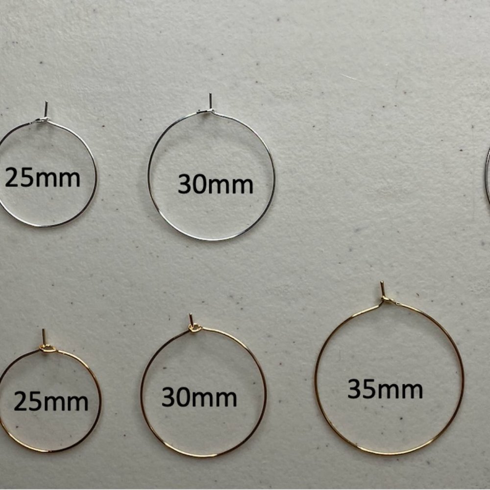 🔹Handmade Howlite Turquoise Hoop Earrings - Picture 3 of 3